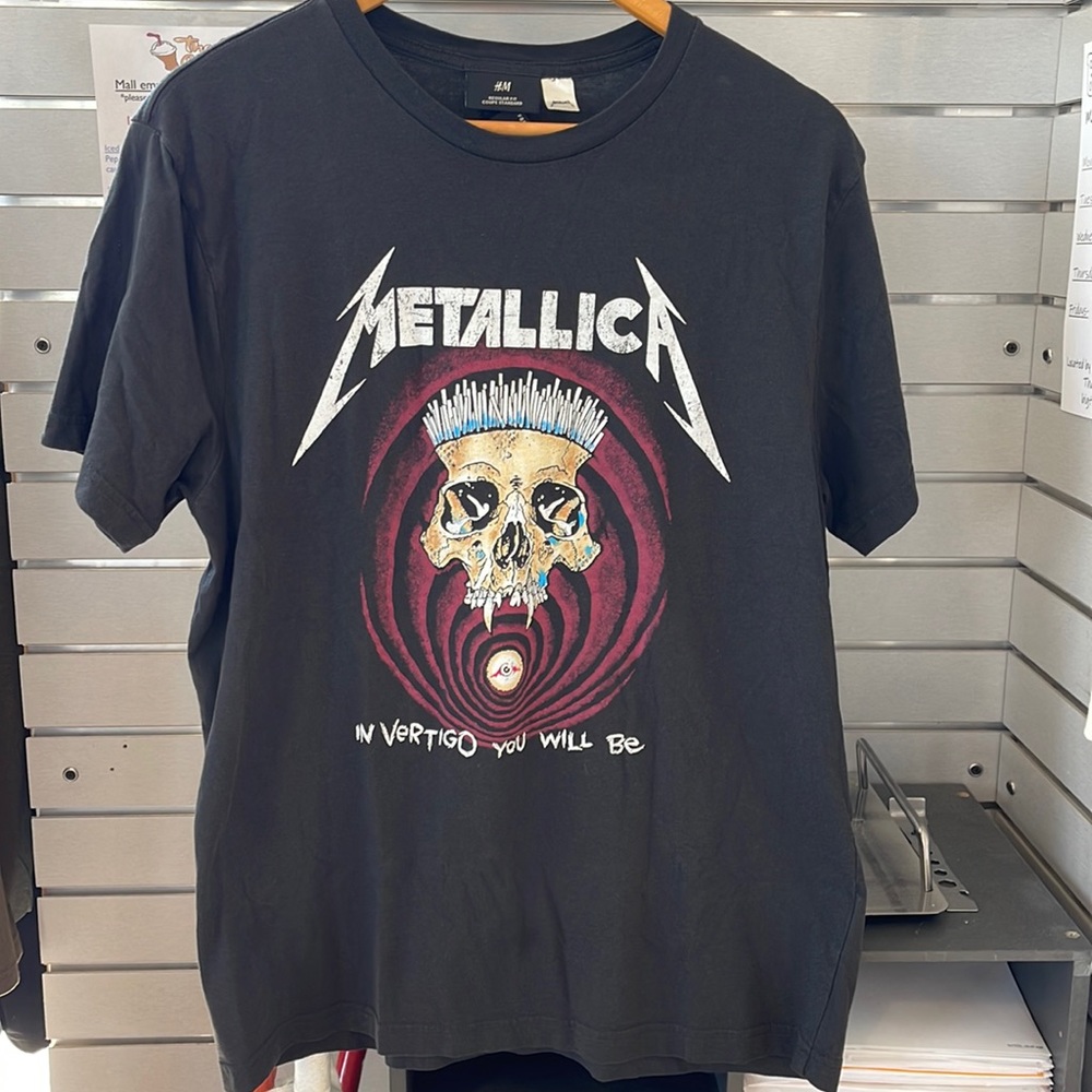 Men’s Metallica Shirt Size Medium